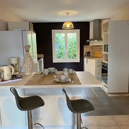 Grand Climatise Ma Maison De Proche De La Rochelle 10 Personnes Дом отдыха *
