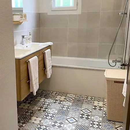 Grand Climatise Ma Maison De Proche De La Rochelle 10 Personnes Дом отдыха *