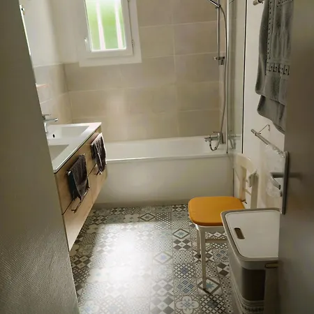 Grand Climatise Ma Maison De Proche De La Rochelle 10 Personnes Дом отдыха *